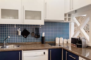 Apartment, 1 Bedroom | Private kitchen