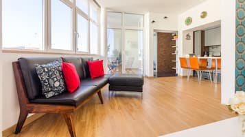 Apartment, 2 Bedrooms | Living room | Flat-screen TV