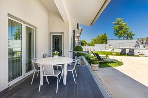 Townhome, 3 Bedrooms, Private Pool, Mountain View | Terrace/patio