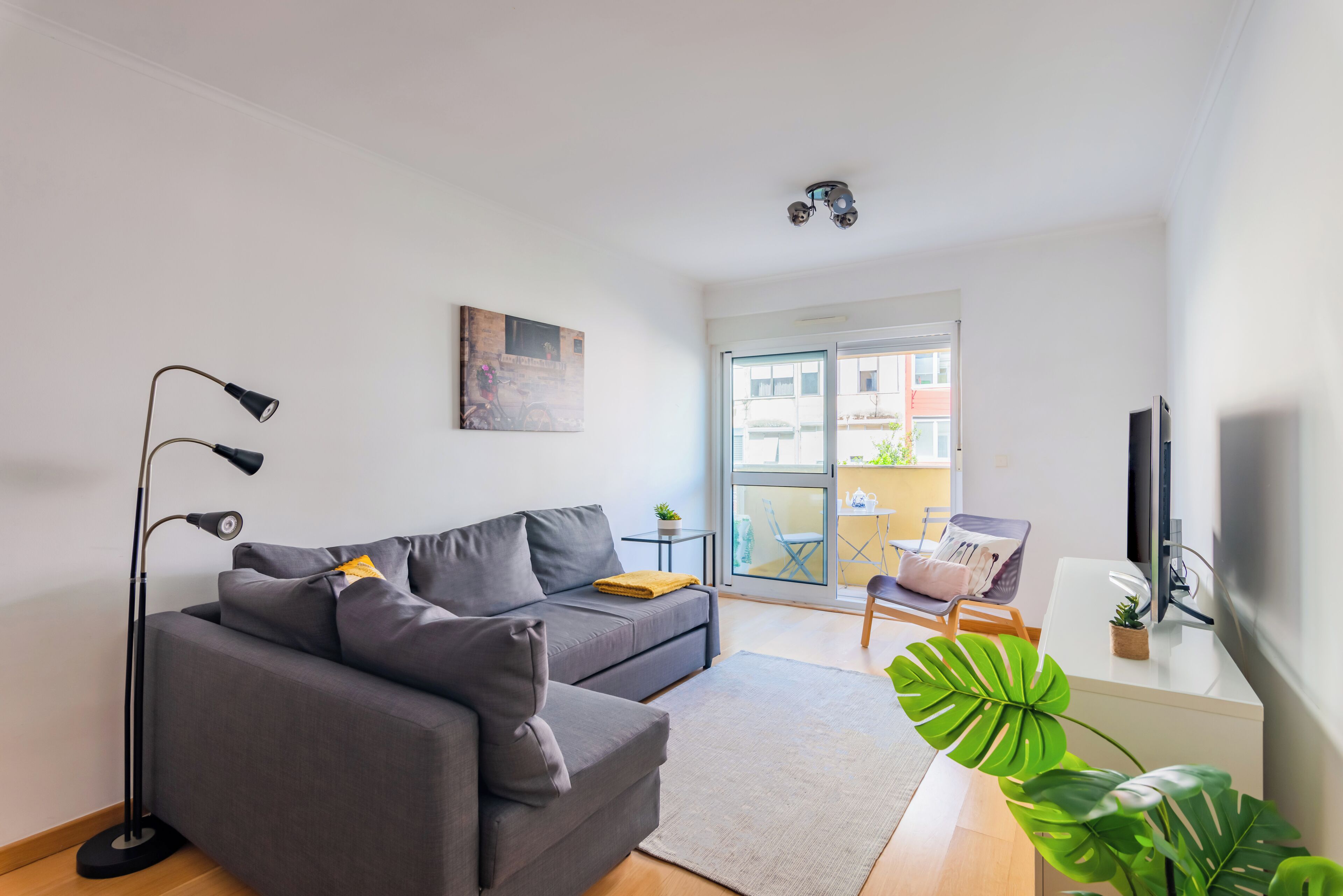 City Apartment, 1 Double Bed with Sofa bed, Non Smoking, Balcony | Living area | 32-inch flat-screen TV with cable channels, TV