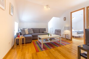 Studio, City View | Living room