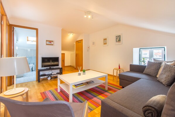 Studio, City View | Living room