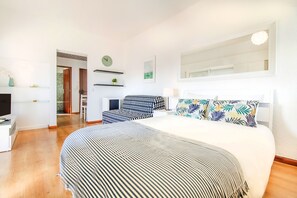 1 bedroom, soundproofing, cots/infant beds, free WiFi - Cascais Atlantic Views Studio (Cascais)