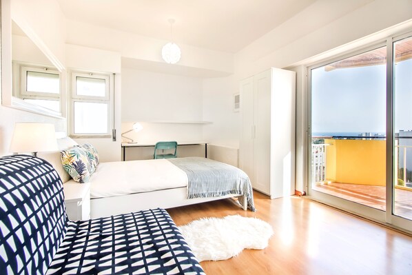 Living area - Cascais Atlantic Views Studio (Cascais)