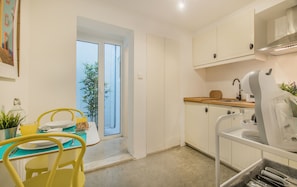 Apartment, 1 Bedroom | Private kitchenette