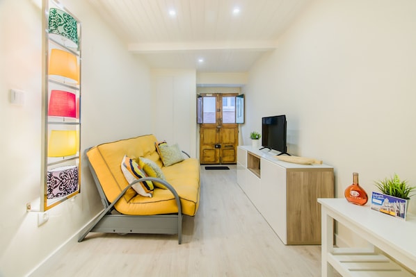 Apartment, 1 Bedroom | Living area
