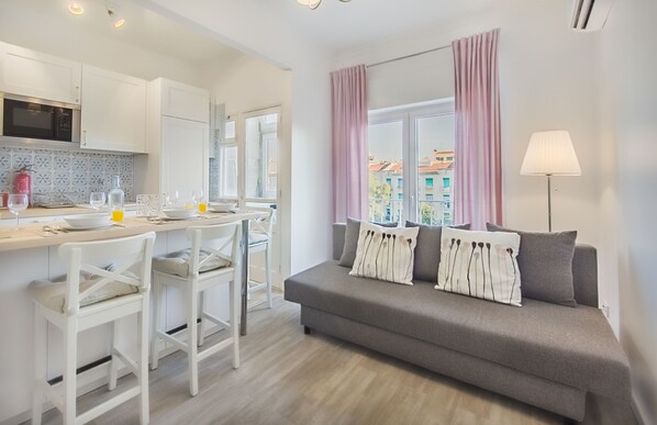 Apartment, 1 Bedroom | Living area | Flat-screen TV - Roma Cozy Flat (Lisbon)