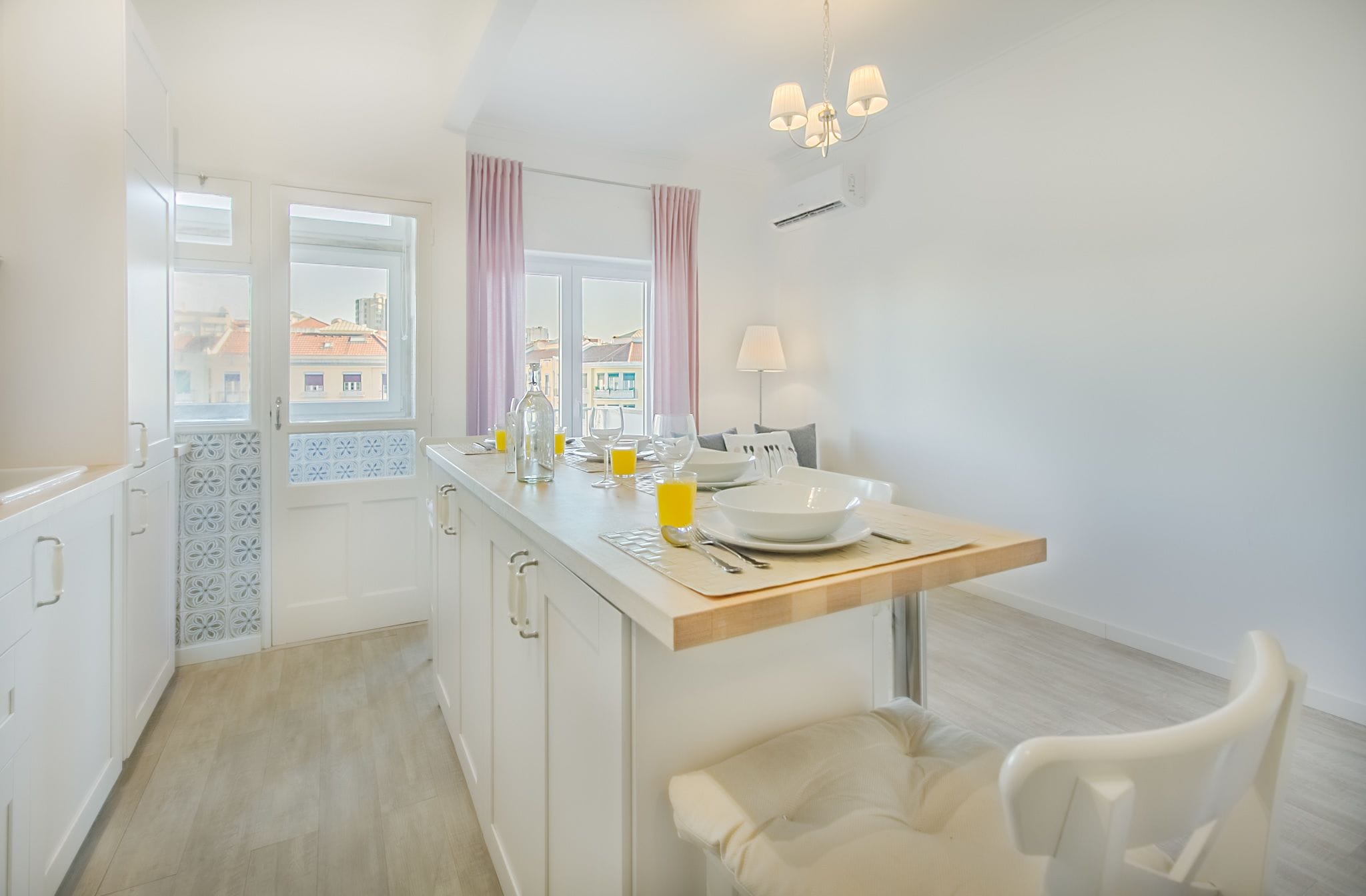 Apartment, 1 Bedroom | Private kitchen | Full-size fridge, microwave, oven, stovetop