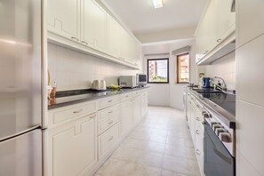 Apartment, 3 Bedrooms | Private kitchen