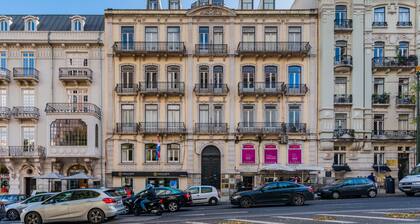 Lisbon Boulevard