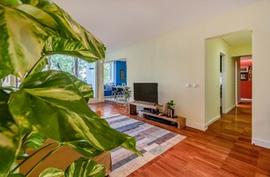 Apartment, 3 Bedrooms, Balcony | Living area