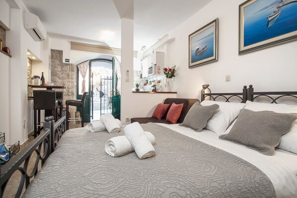 Studio, Patio - Villa Apartment Cambi (Split)