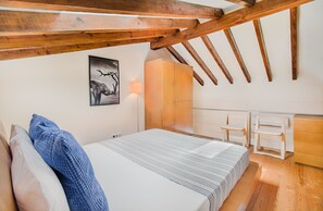 Apartment, 1 Bedroom | 1 bedroom, cribs/infant beds, free WiFi, bed sheets