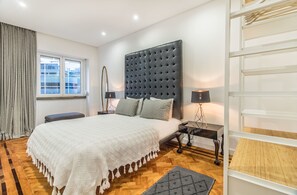 Apartment, 2 Schlafzimmer | 2 Schlafzimmer, Babybetten, kostenloses WLAN, Bettwäsche