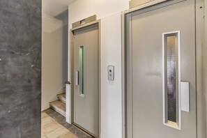 Interior detail - Marques de Pombal Metropolitan Flat (Lisbon)