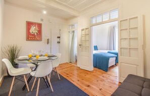 Apartment, 2 Bedrooms | Living area