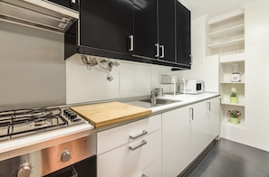 Apartment, 2 Bedrooms | Private kitchen | Full-sized fridge, microwave, oven, stovetop - Lisbon City Stay Largo do Carmo (Lisbon)