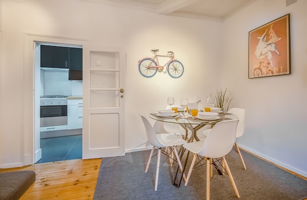 Apartment, 2 Bedrooms | Living area