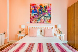 3 bedrooms, iron/ironing board, cots/infant beds, free WiFi - Bright & Beautiful Top Floor Graça Flat (Lisbon)