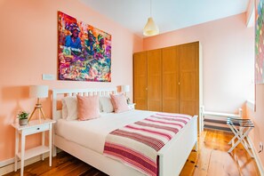 City Apartment, 3 Bedrooms, Non Smoking | 3 bedrooms, iron/ironing board, cribs/infant beds, free WiFi - Bright & Beautiful Top Floor Graça Flat (Lisbon)