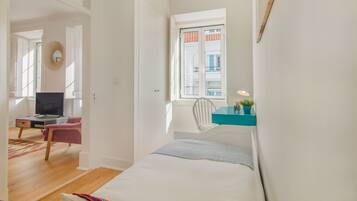 Apartment, 3 Bedrooms | Iron/ironing board, cots/infant beds, free WiFi, bed sheets