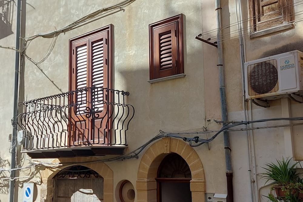 Vanni House 68