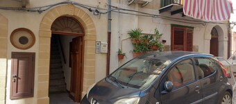Vanni House 68