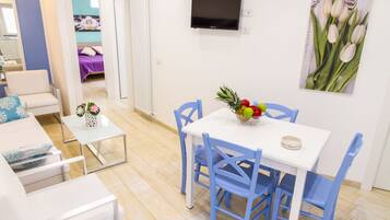 Apartment, 2 Bedrooms | Private kitchen