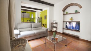 Apartment, 1 Bedroom | Living room | LED TV - At Home Heart of Milan - Canonica (Milan)
