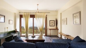 Una Smart TV, una chimenea