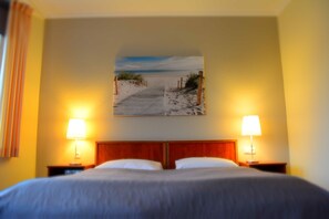 Kahden hengen standard-huone | Allergiatestatut vuodevaatteet, työpöytä, lisävuoteet, ilmainen Wi-Fi