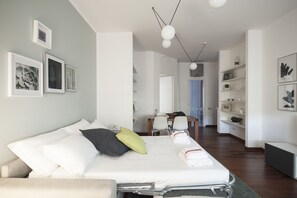 Apartment, 2 Bedrooms | Living room | LED TV - AT Home Heart of Milan - Buonarroti (Milan)