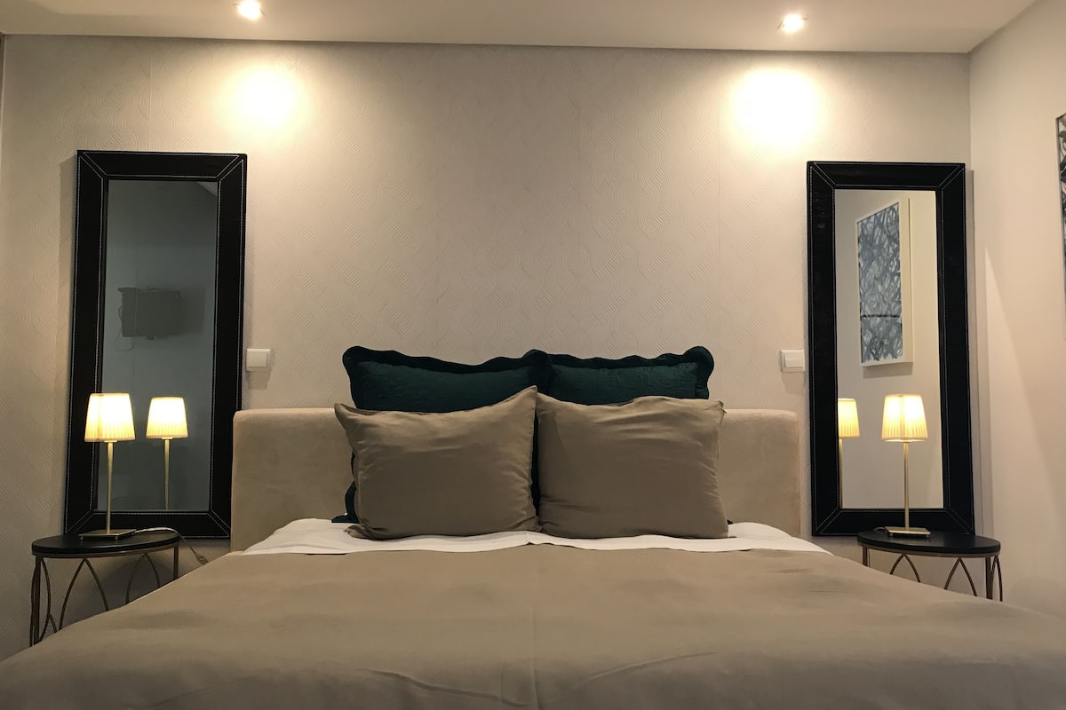 Individually decorated, individually furnished, soundproofing