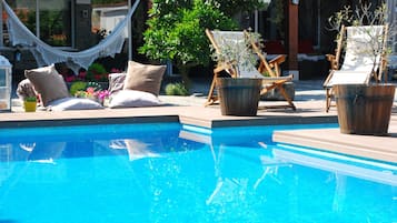 Alberca al aire libre por temporada