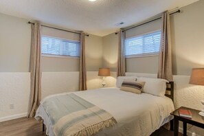2 chambres, fer et planche à repasser, Wi-Fi, draps fournis