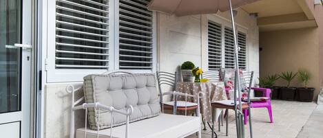Apartment (White) | Terrace/patio