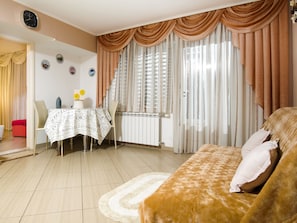 Apartment (White) | Living area | Flat-screen TV - Avama View Apartment (Podstrana)