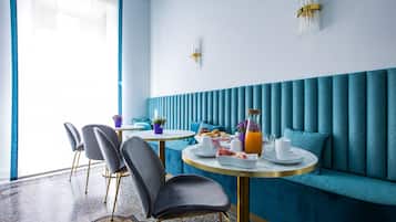 Desayuno buffet incluido todos los días