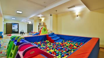 Area giochi per bambini (al coperto)