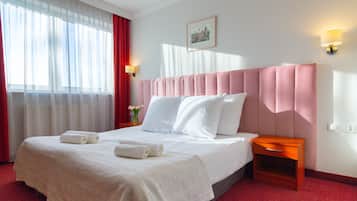Double or Twin Room | Desk, blackout drapes, rollaway beds, free WiFi