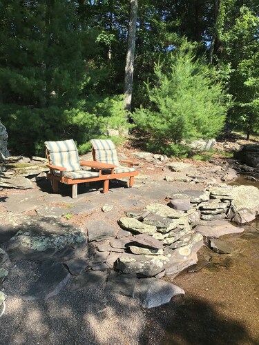 Lake Wallenpaupack Boulder Point Lakefront Cabin with Private Boat Dock