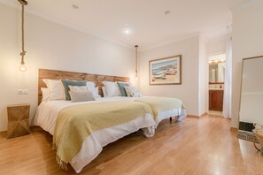 3 bedrooms, in-room safe, WiFi, bed sheets