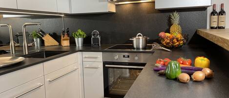 Fridge, microwave, oven, stovetop