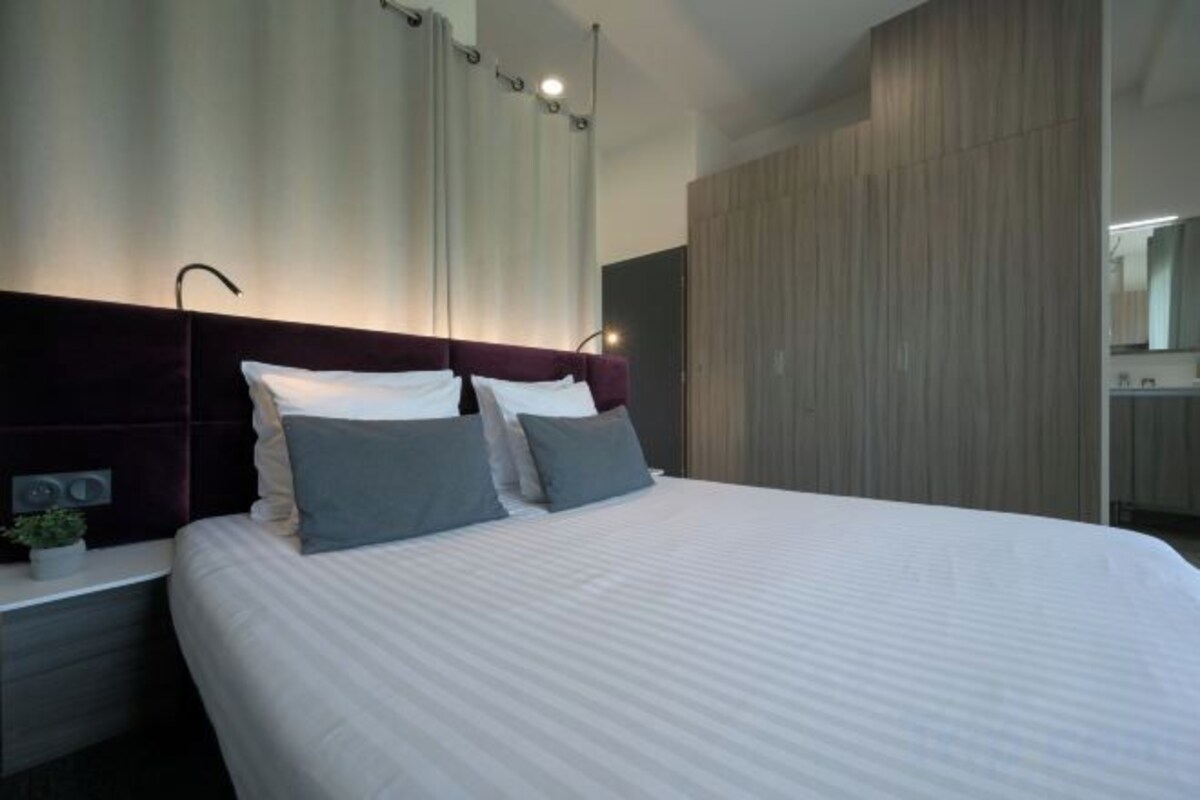 In-room safe, desk, laptop workspace, blackout drapes