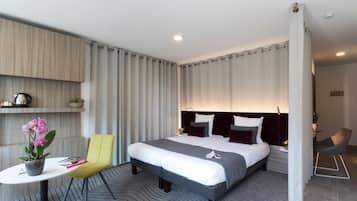 Caja de seguridad en la habitación y decoración personalizada