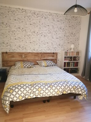 4 chambres, fer et planche à repasser, Wi-Fi gratuit
