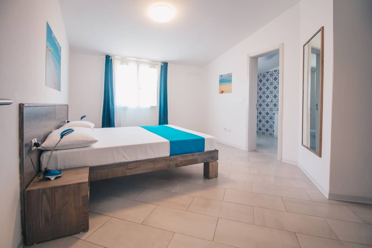 superior suite, 3 bedrooms | in-room safe, free wifi, bed sheets