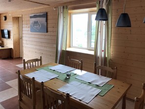 Dining - Comfortable cottage on a beautiful lake (Uro)