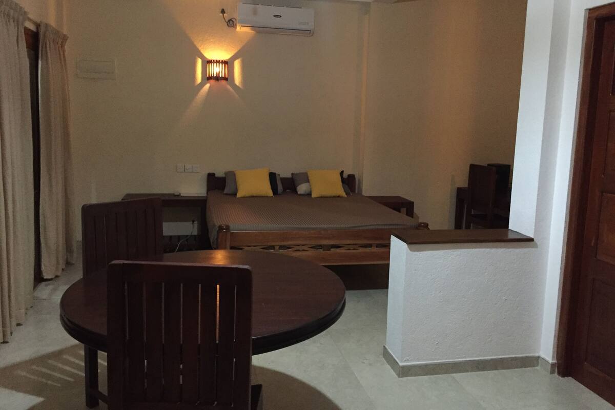 Deluxe Double Room, 1 Double Bed | Minibar, desk, soundproofing, WiFi (free)