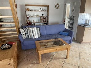 Apartment, 1 Queen Bed | 1 bedroom, free WiFi, bed sheets
